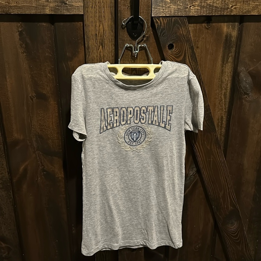 Gray Aeropostale T-Shirt, Size XS